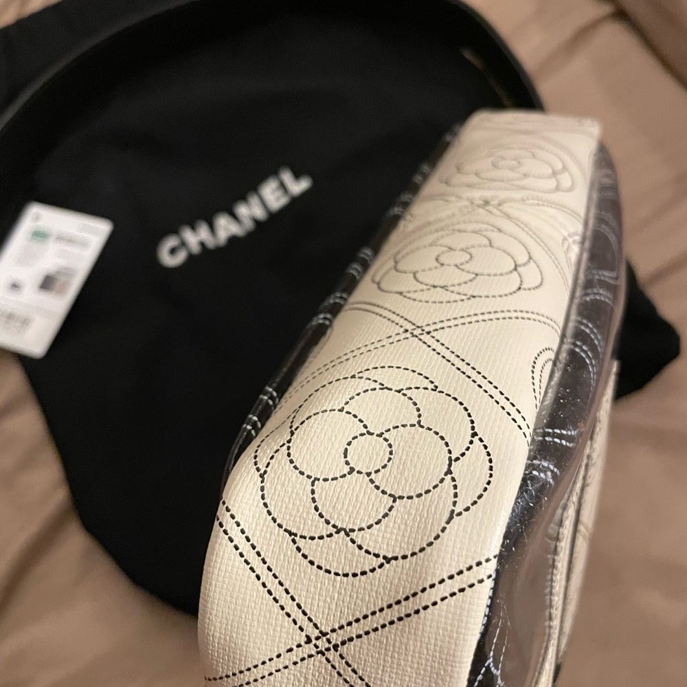 Authentic Channel camera bag full set dust bag, tag, card please serious buyers - Picture 2 of 14